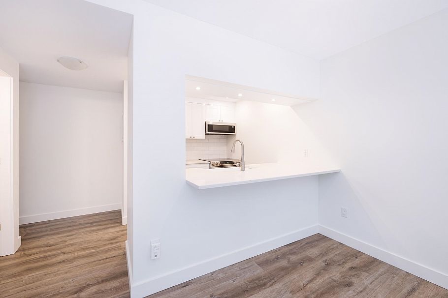 3182 Mountain Highway North Vancouver, BC - 19