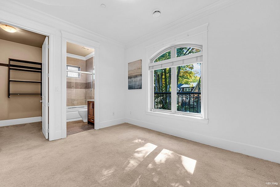 3477 W 20th Avenue Vancouver, BC - 21