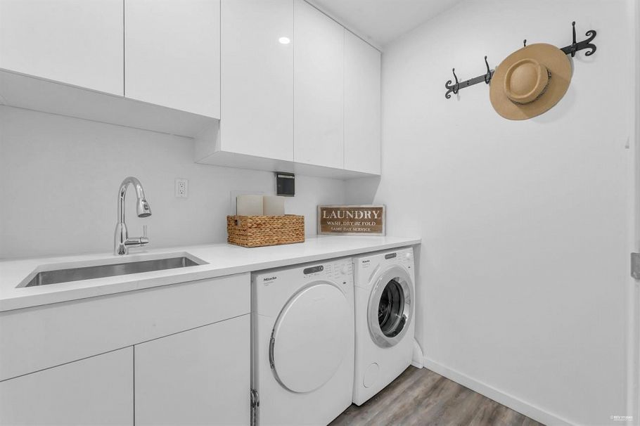 2243 Oak Street Vancouver, BC - 27
