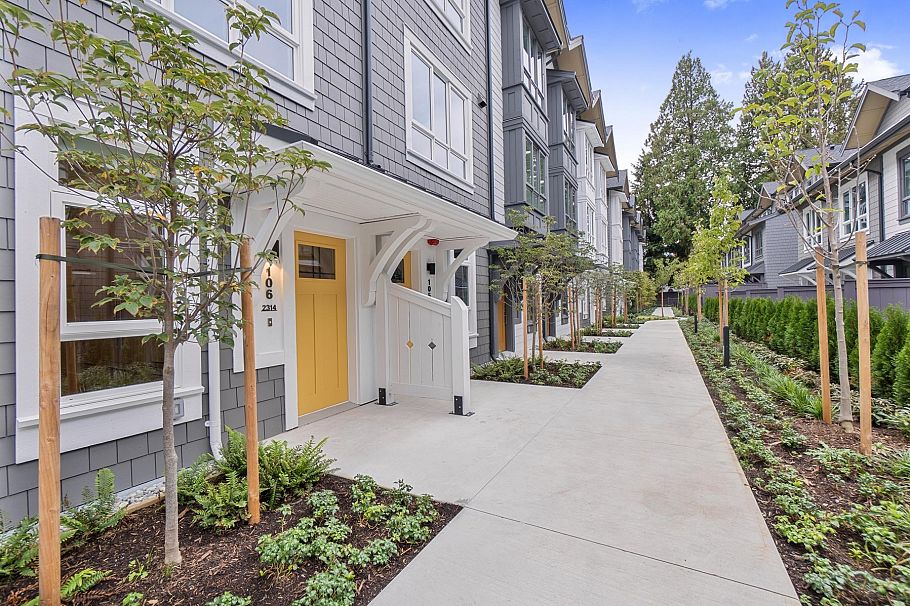 106 2320 Emery Court North Vancouver, BC - 2