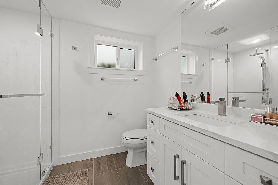 1430 Draycott Road North Vancouver, BC - 23