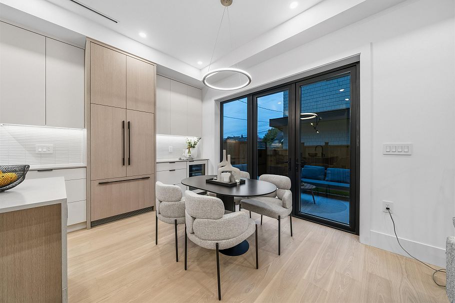 311 N Kamloops Street Vancouver, BC - 5