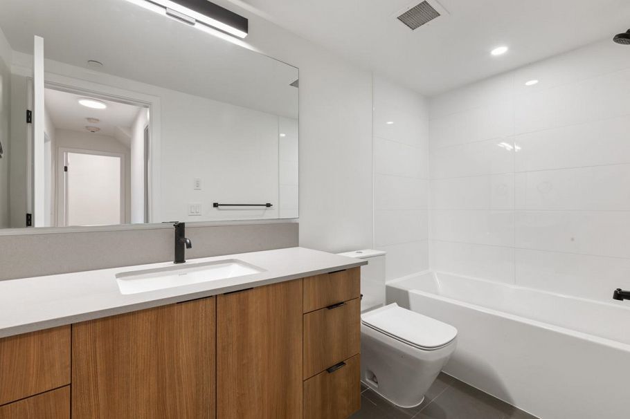 2 533 E 3rd Street North Vancouver, BC - 21