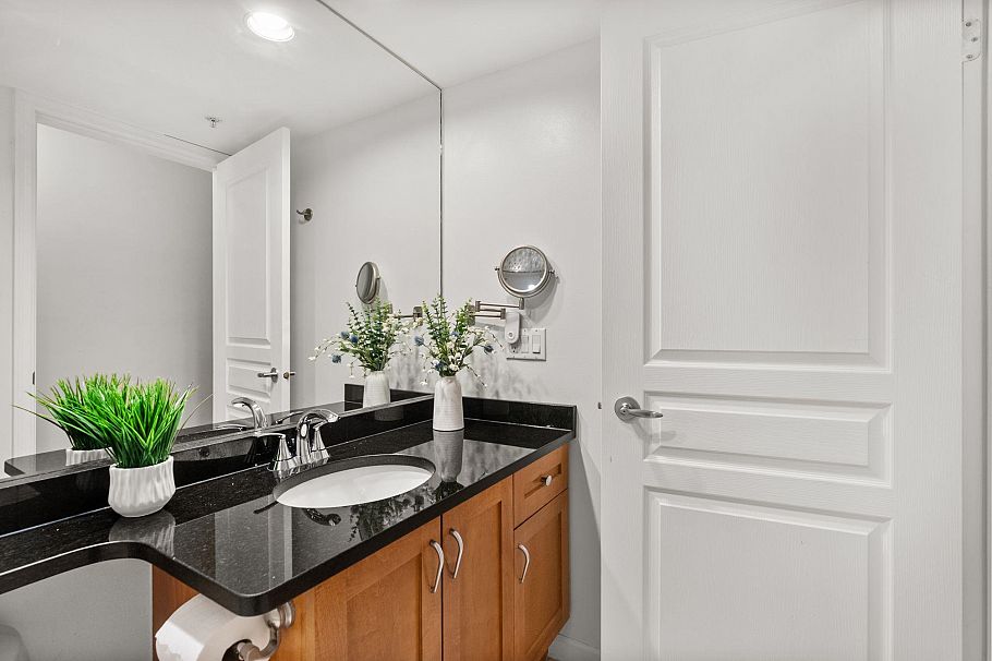 308 2161 W 12th Avenue Vancouver, BC - 24