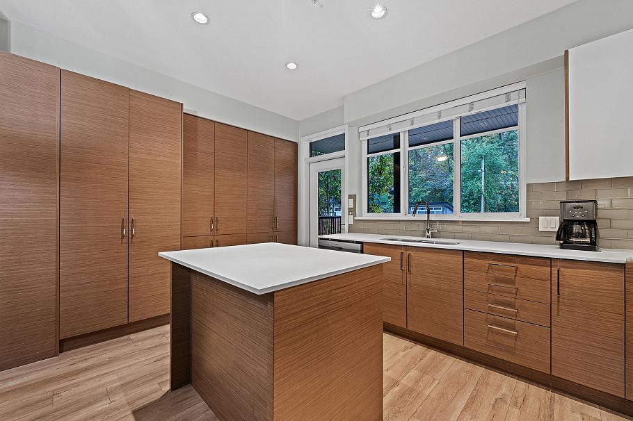 207 2135 Heritage Park Lane North Vancouver, BC - 9