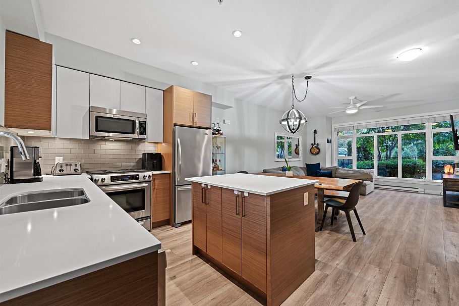 207 2135 Heritage Park Lane North Vancouver, BC - 10