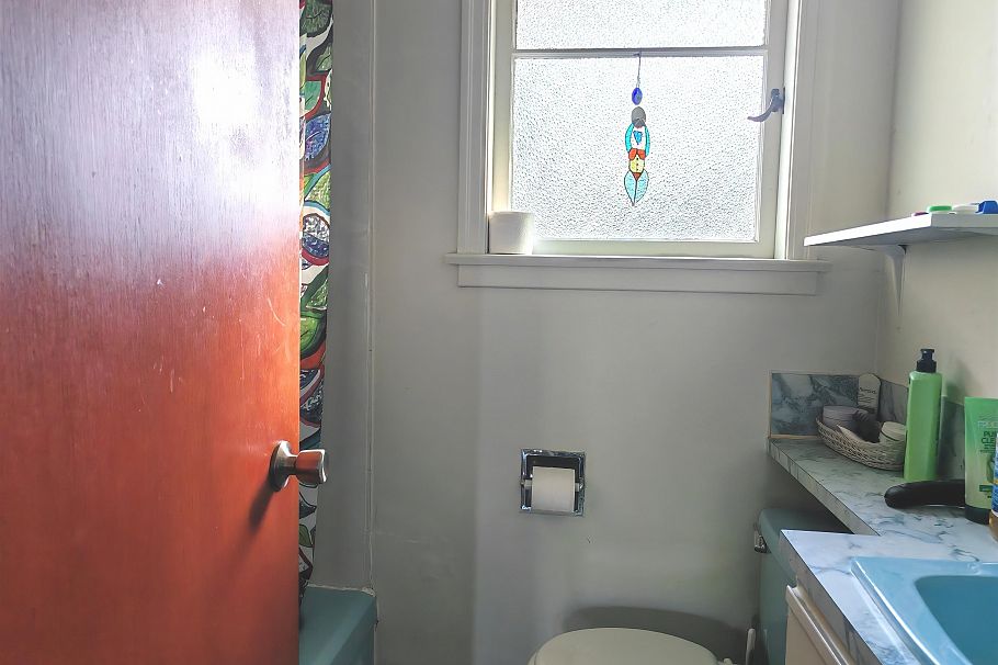 2686 E 3rd Avenue Vancouver, BC - 9