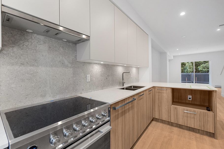 106 2320 Emery Court North Vancouver, BC - 5