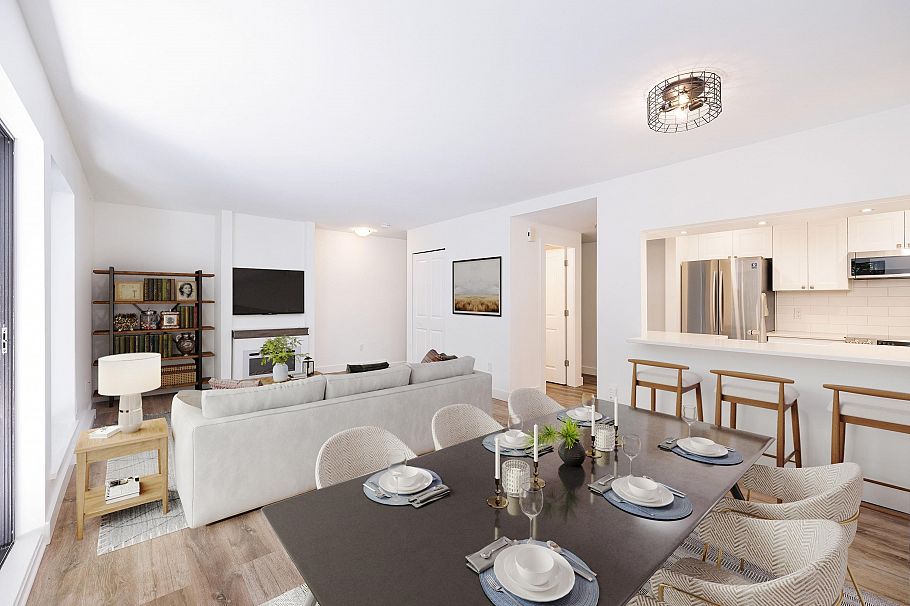 3182 Mountain Highway North Vancouver, BC - 1