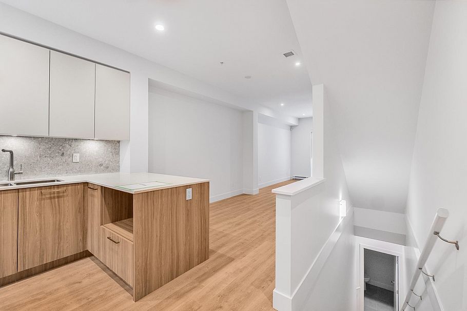 106 2320 Emery Court North Vancouver, BC - 15