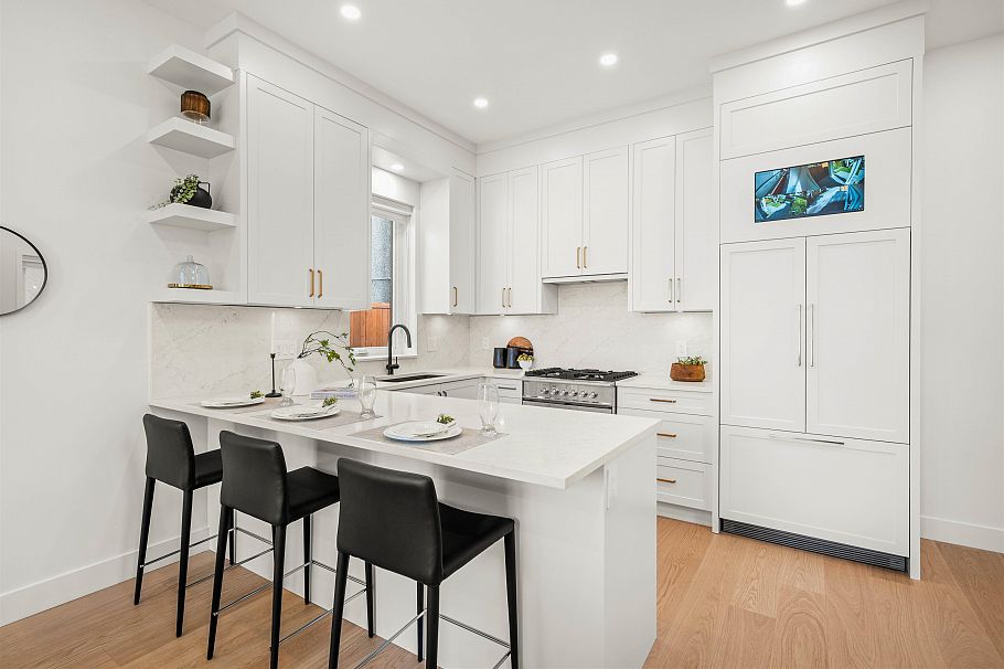 1 312 E 40th Avenue Vancouver, BC - 1