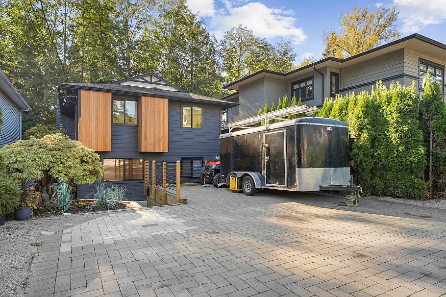 1430 Draycott Road North Vancouver, BC - 35