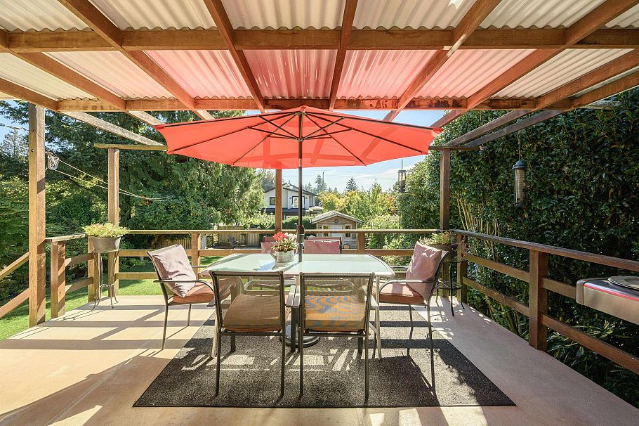 545 W 22nd Street North Vancouver, BC - 32