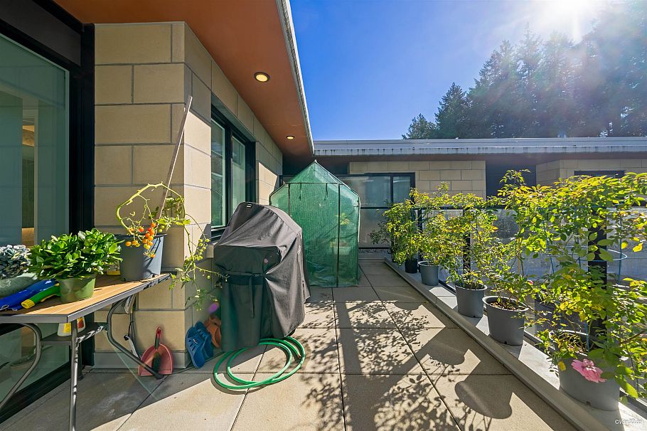 5336 University Boulevard Vancouver, BC - 29