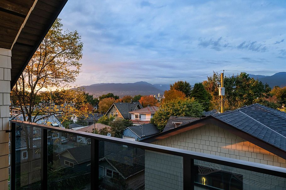 311 N Kamloops Street Vancouver, BC - 30