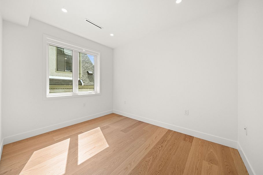 1 312 E 40th Avenue Vancouver, BC - 22