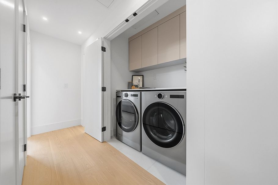 311 N Kamloops Street Vancouver, BC - 27