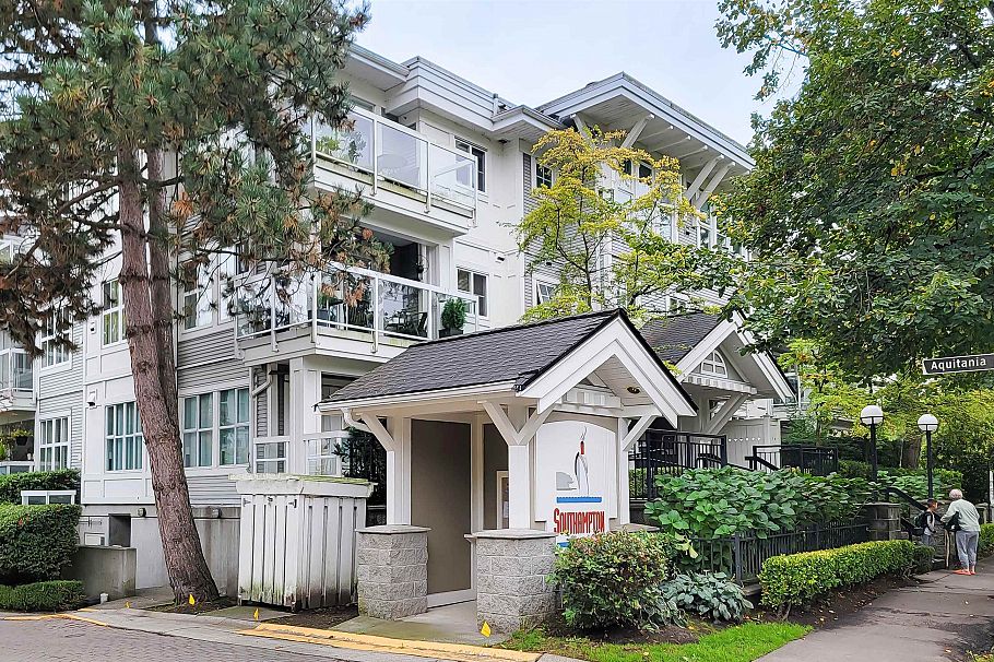 214 3038 Kent Avenue South E Vancouver, BC - 25