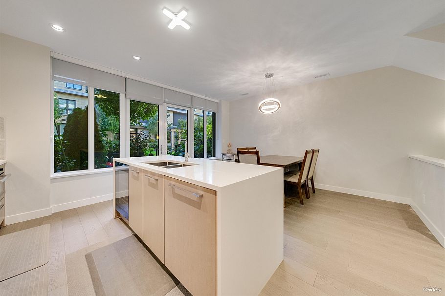 5336 University Boulevard Vancouver, BC - 26