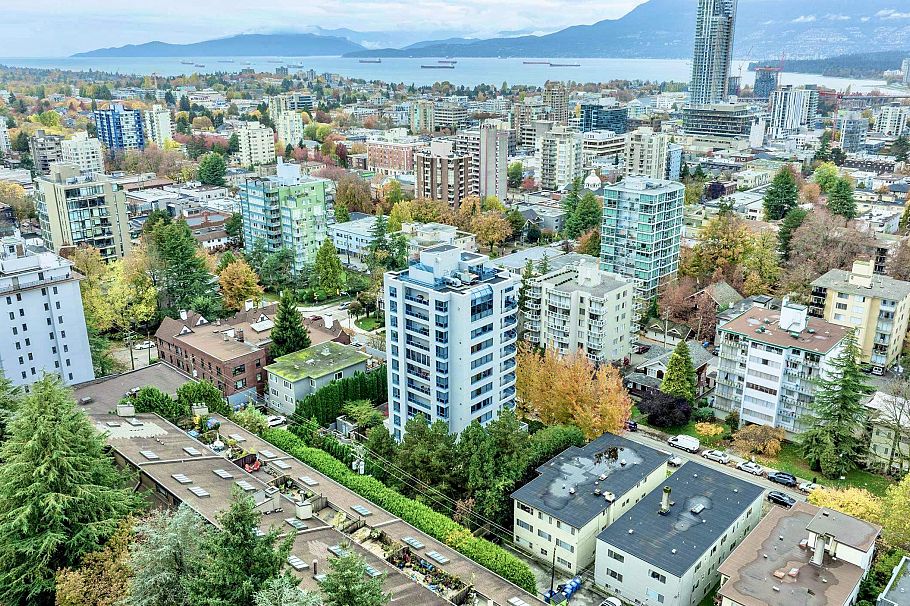 6 1350 W 14th Avenue Vancouver, BC - 1