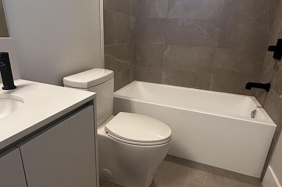 1341 E 21st Avenue Vancouver, BC - 10