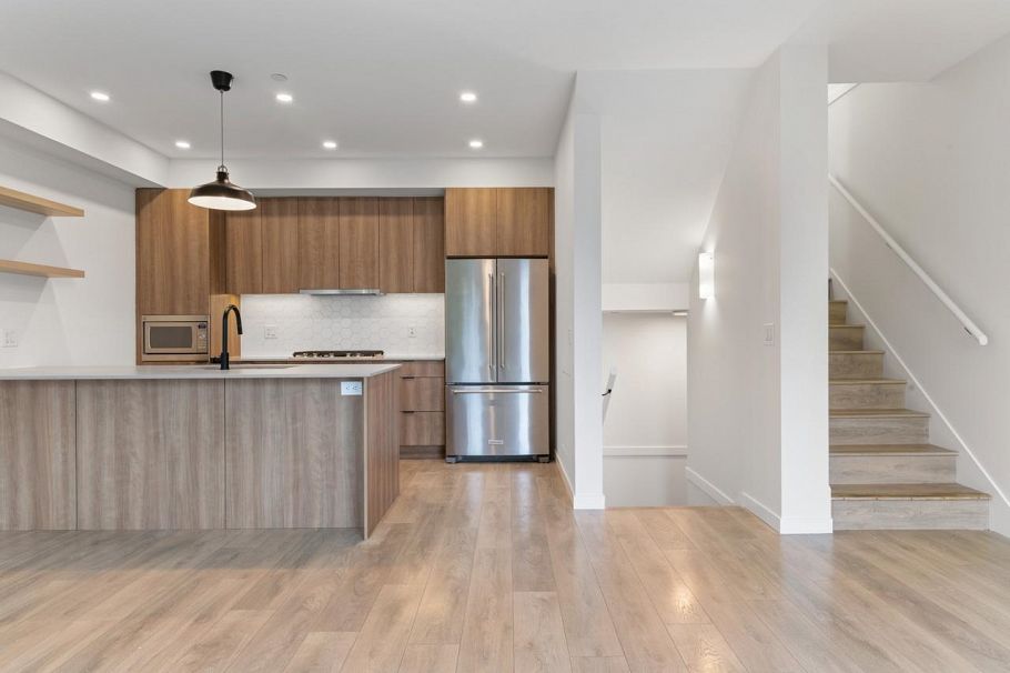 2 533 E 3rd Street North Vancouver, BC - 10
