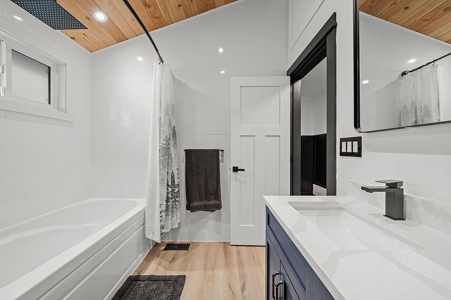 1430 Draycott Road North Vancouver, BC - 13