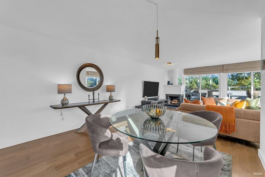 2243 Oak Street Vancouver, BC - 9