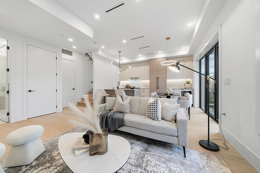 311 N Kamloops Street Vancouver, BC - 8