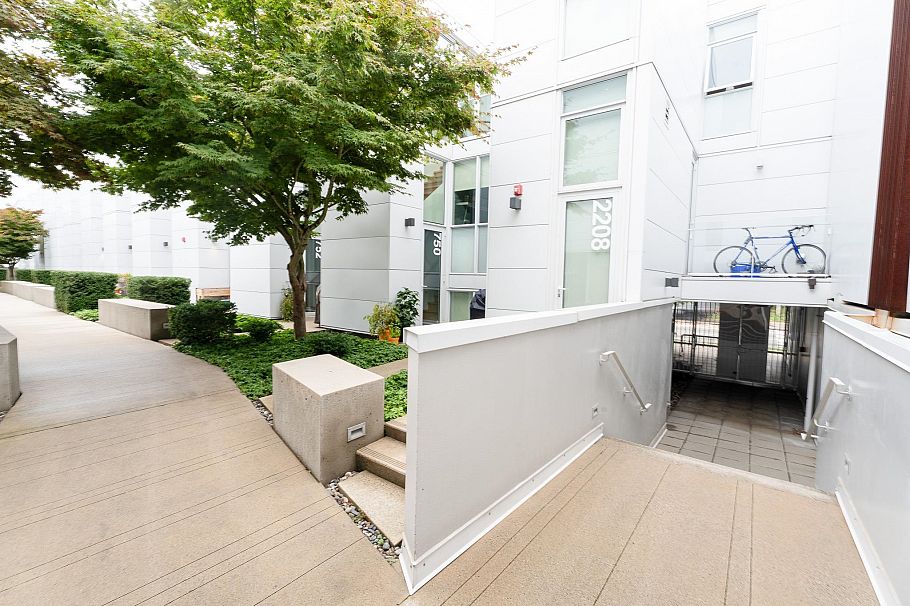 2208 Willow Street Vancouver, BC - 28