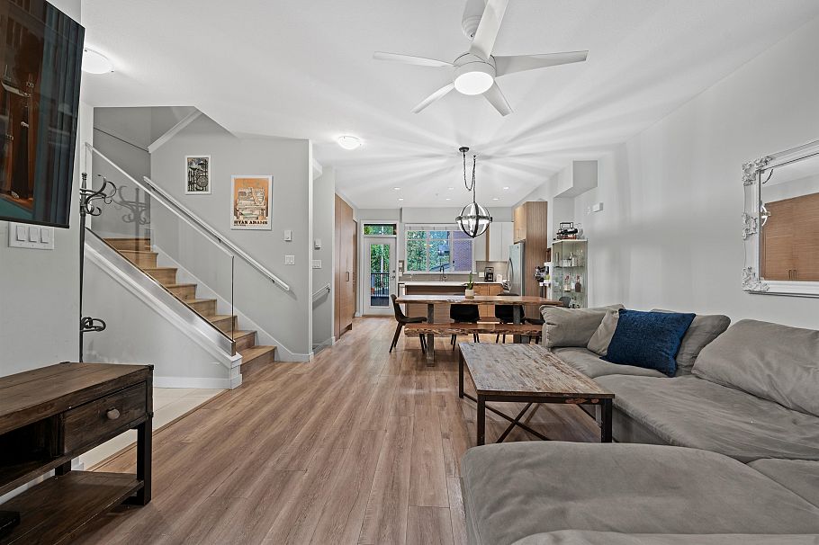 207 2135 Heritage Park Lane North Vancouver, BC - 13