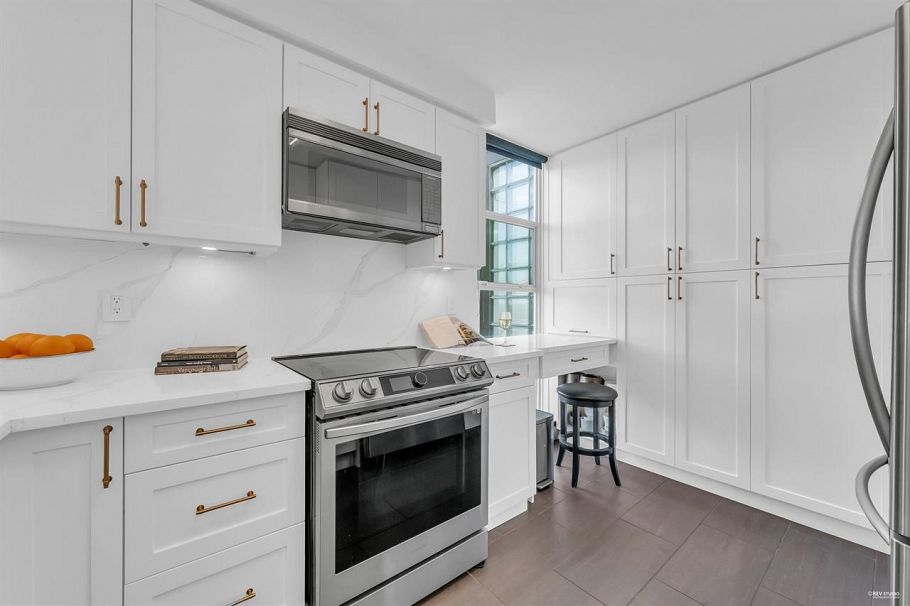 2243 Oak Street Vancouver, BC - 19