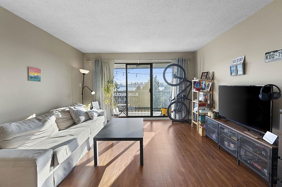 337 340 W 3rd Street North Vancouver, BC - 5