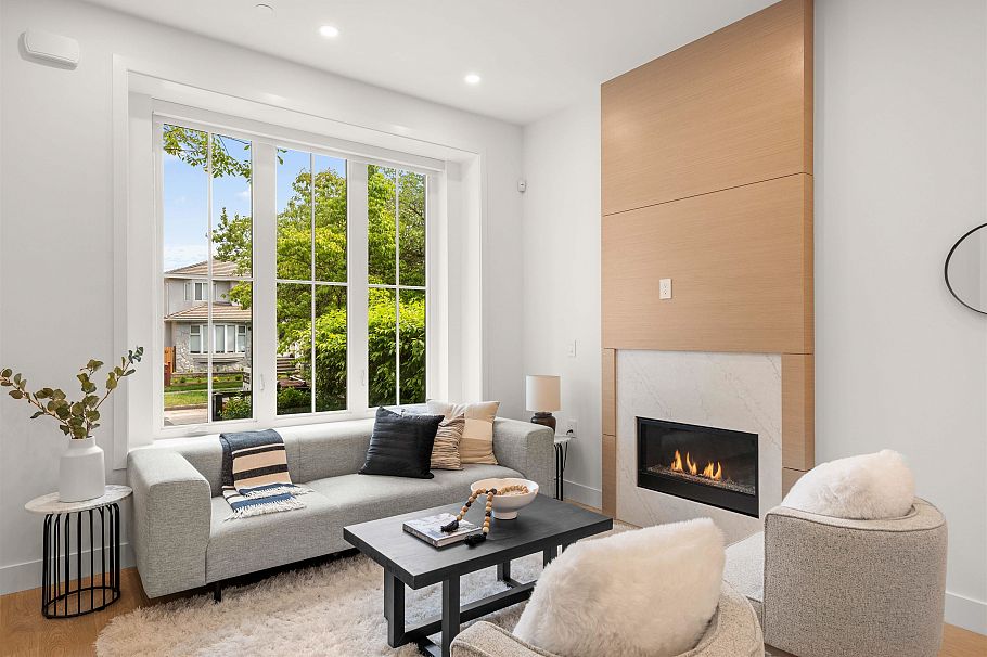 1 312 E 40th Avenue Vancouver, BC - 5