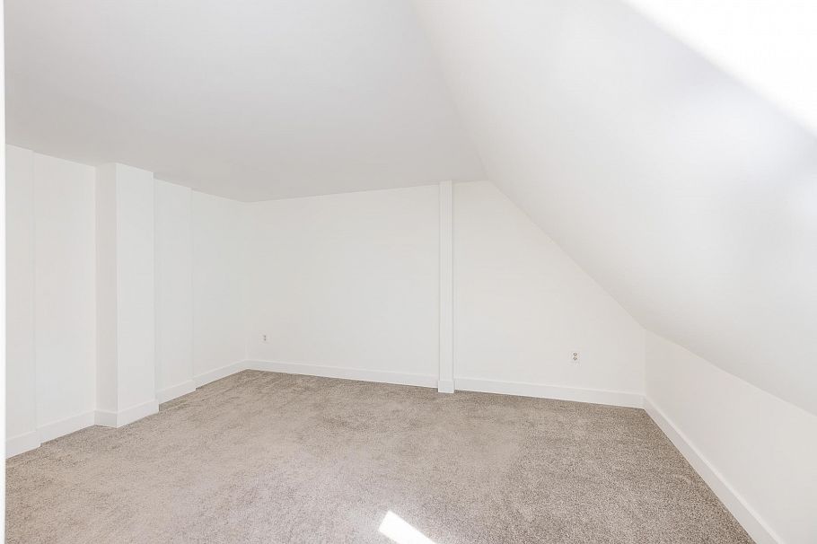 3182 Mountain Highway North Vancouver, BC - 15