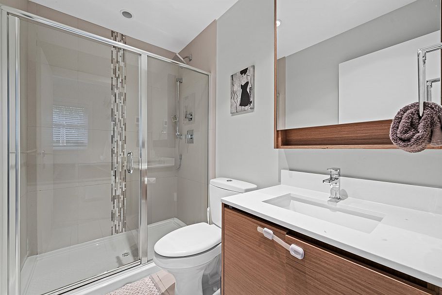 207 2135 Heritage Park Lane North Vancouver, BC - 19