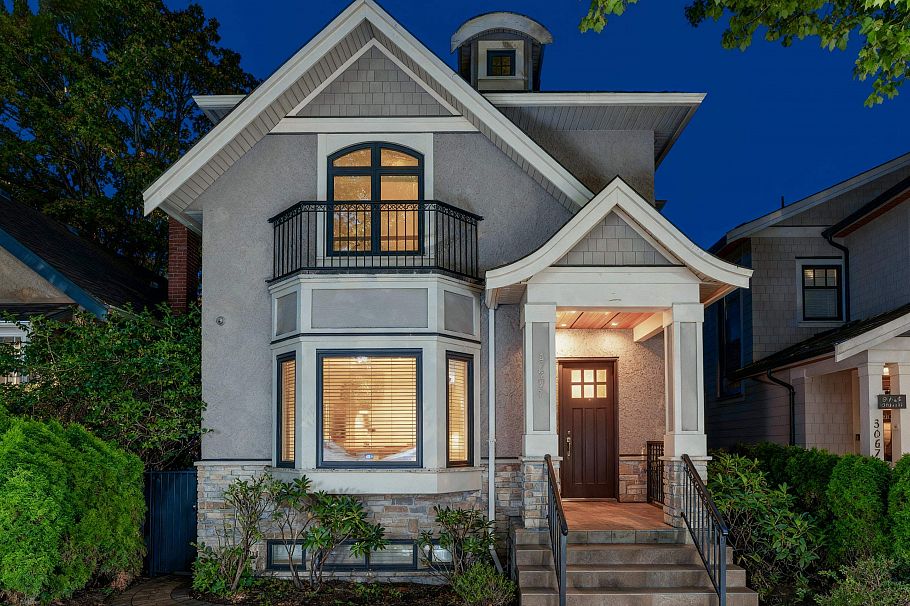 3477 W 20th Avenue Vancouver, BC - 1