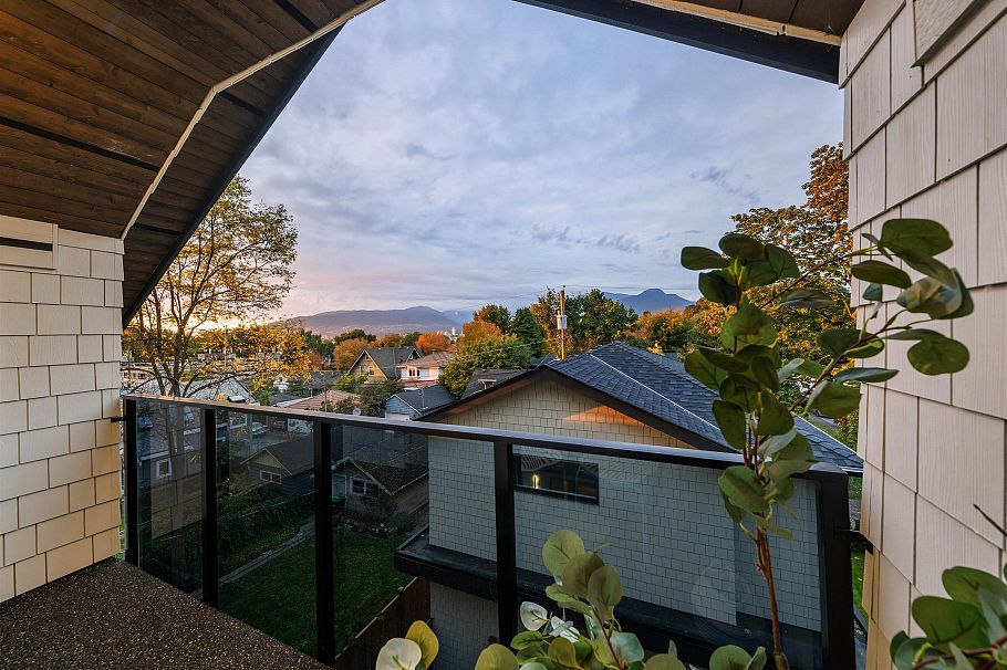 311 N Kamloops Street Vancouver, BC - 31