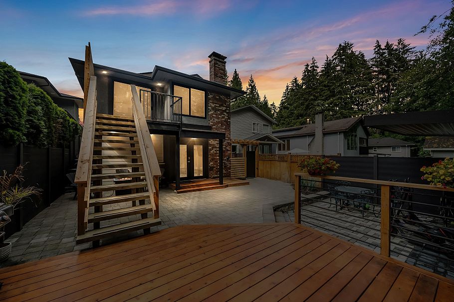 1430 Draycott Road North Vancouver, BC - 26