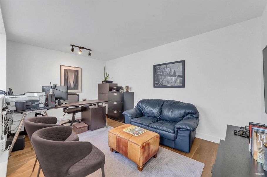 2243 Oak Street Vancouver, BC - 24