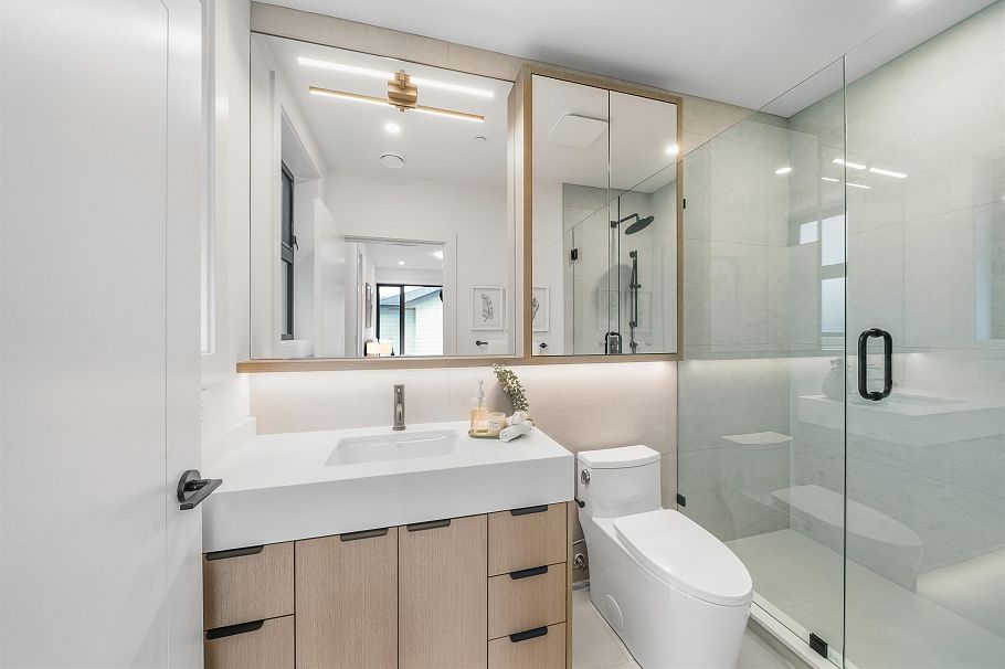 311 N Kamloops Street Vancouver, BC - 26