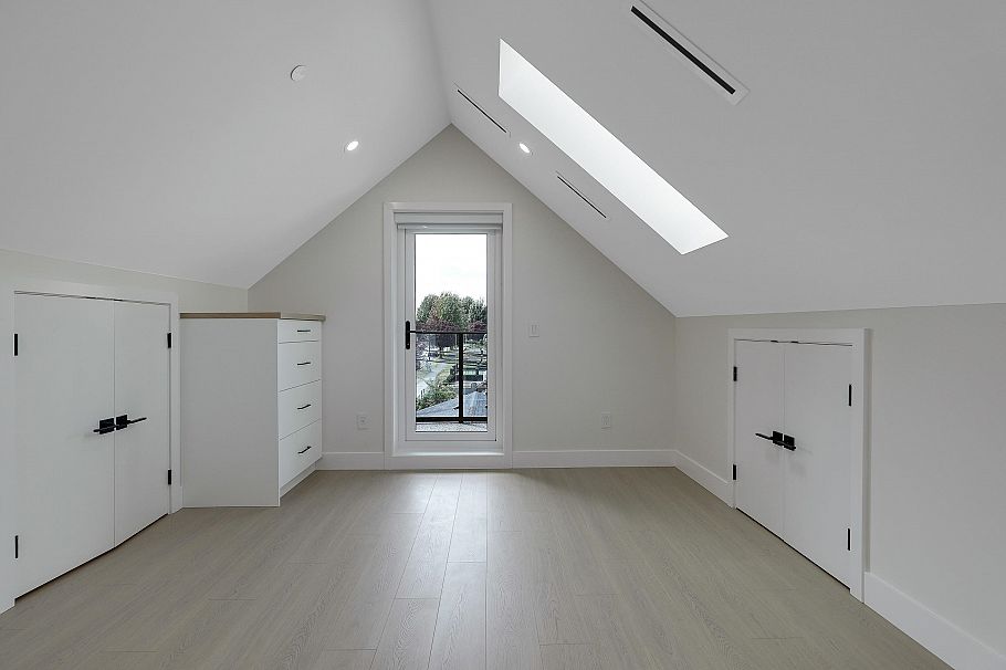 2 3695 E 26 Avenue Vancouver, BC - 31