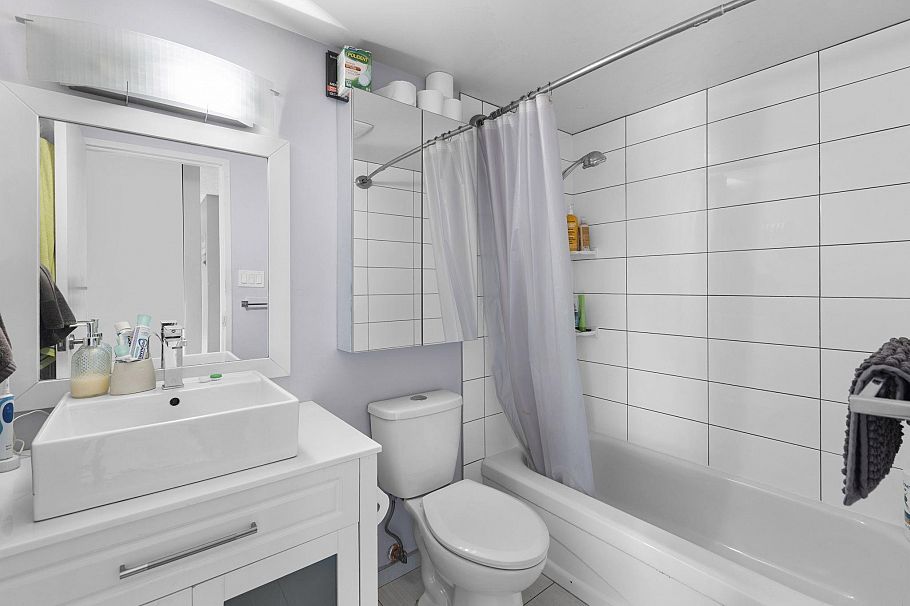 337 340 W 3rd Street North Vancouver, BC - 21