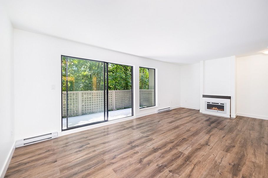 3182 Mountain Highway North Vancouver, BC - 21