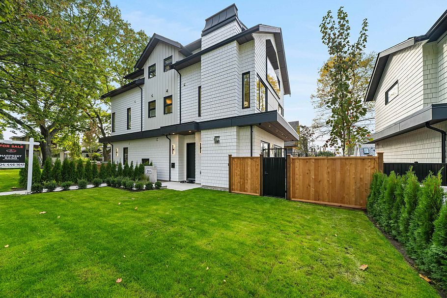 311 N Kamloops Street Vancouver, BC - 32