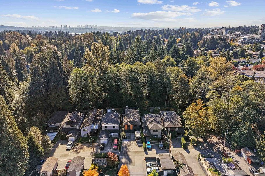 1430 Draycott Road North Vancouver, BC - 38