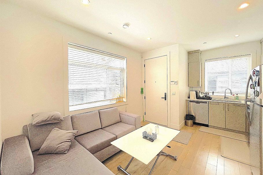 1633 SE Marine Drive Vancouver, BC - 24