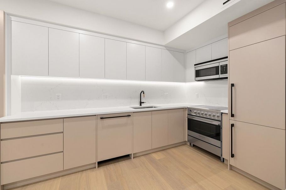 2438 W 49th Avenue Vancouver, BC - 12
