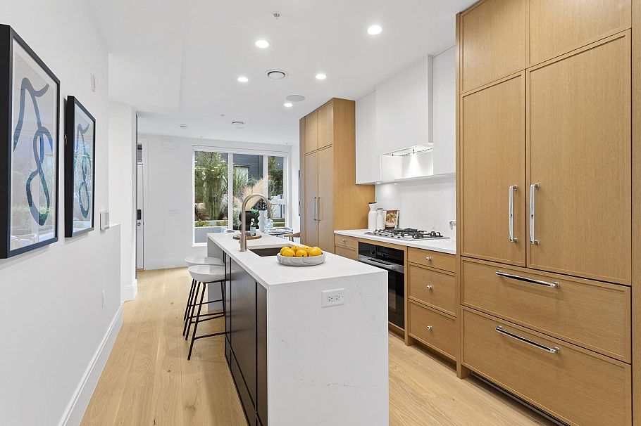563 W 26th Avenue Vancouver, BC - 6