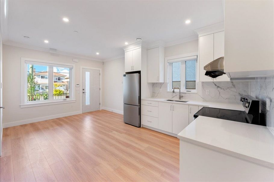 4856 Slocan Street Vancouver, BC - 6